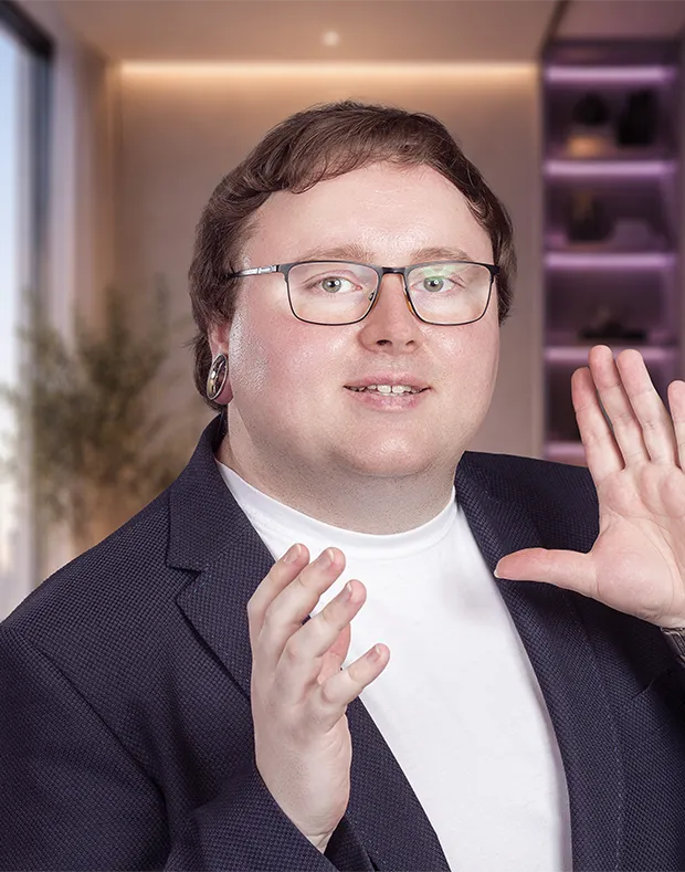 Sven Reifschneider bei der Arbeit mit einer strategischen Systemkarte